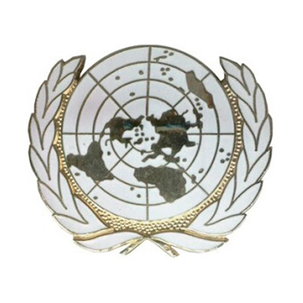 EMBLEMA BOINA ONU METALICO BLANCO